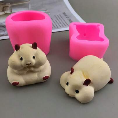 1 套动物造型手工粉色硅胶模具，包括仓鼠、天鹅、泰迪熊等造型，可用于制作蜡烛、香薰蜡烛、肥皂、石膏、树脂工艺品，适合制作手工礼品、家居装饰、新年庆祝活动。