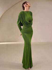 女士优雅绿色光滑亮泽修身长裙 - 采用垂褶领口、连帽设计和鱼尾裙摆，是伴娘、婚礼、下午茶、新年庆祝活动等春季场合的理想之选。 - 綠色 - 查看 3