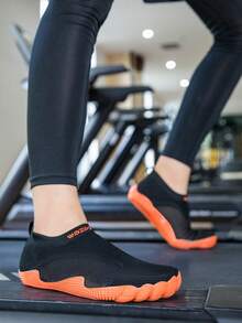 TOLLN 1 Pair Men's Soft Bottom Breathable Fitness Gym Treadmill Shoes - Black - View 3