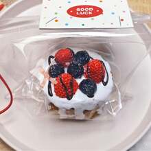 1个逼真樱桃蛋糕模型，柔软耐用的多层玩具，减压神器，适合卧室放松、改善睡眠、学校和办公室使用。 - 彩色 - 查看 2