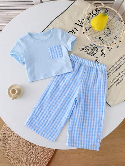 女童夏季浅蓝色格子套装：纯色蓝白格子撞色口袋短袖上衣 + 蓝白格子裤子两件套，休闲日常穿着