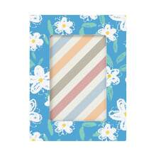 1个彩色UV喷漆相框，适用于4x4英寸和4x6英寸照片，可壁挂或摆放，色彩鲜艳耐用，适合在家中、儿童房或任何空间展示珍贵回忆，是情人节装饰的理想之选。 - 彩色 - 查看 9