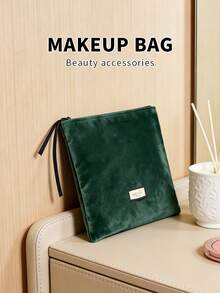 Bolsa de cosméticos de terciopelo esmeralda Gucci, diseño distintivo, embrague lujoso y ligero - Verde Oscuro - Ver 6