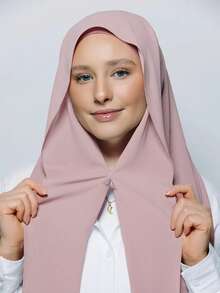 三合一雪纺头巾，内置磁铁和内衬帽——即戴即用，无需别针，防滑贴合，几秒即可轻松佩戴。适合日常搭配长袍、户外活动、祈祷和仪式等场合。 - Built-in magnetic hijab - 查看 16