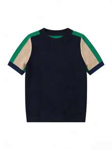 Suéter feminino de malha verde, moderno, com gola redonda e mangas curtas em contraste de cores. Ideal para o verão, com design casual e versátil, patchwork listrado em contraste de cores, acabamento canelado e detalhes em tela. Perfeito para férias na praia. - Retalhos verdes - Ver 5