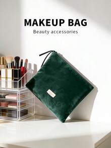 Bolsa de cosméticos de terciopelo esmeralda Gucci, diseño distintivo, embrague lujoso y ligero - Verde Oscuro - Ver 4