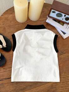 女童经典假日风高领上衣，可爱棕熊图案，简约印花，新款夏季女童无袖衬衫 - 白色 - 查看 2