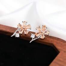 925纯银镶嵌立方氧化锆花朵耳钉，简约经典款式，适合日常佩戴，生日礼物 - 銀色 - 查看 2