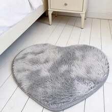 1pc Decorative Carpet, Valentine's Day, Carpet, Bedroom, Home, Balcony, Tatami, Blanket, Heart, Carpet. Plush, Long Pile Cushion, Fluffy, Soft, Decorative Carpet, Bedroom Decor, Small Rug, Carpet, Home Decor, Living Room Carpet, Small Living Room Carpet, Bedroom Carpet, Living Room Home Decor, Outdoor Carpet, Washable Carpet - Multicolor - View 3