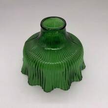 Modern Classic Retro Style Green Glass Lampshade, E26/E27 Base, Suitable For Kitchen Island, Bedroom, Bathroom, Living Room, Dining Room, Farmhouse, Study, Entryway, Closet, Vacation Rental, Bar, Countertop, Replacement Lampshade - Green - View 10