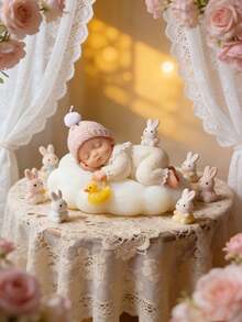 可爱睡娃云朵硅胶模具：造型温馨，展现了一个舒适熟睡的宝宝躺在点点云朵上，怀里抱着一只小鸭子。柔软逼真的质感散发着童趣和温暖。易于脱模，可重复使用。 - 白色 - 查看 5