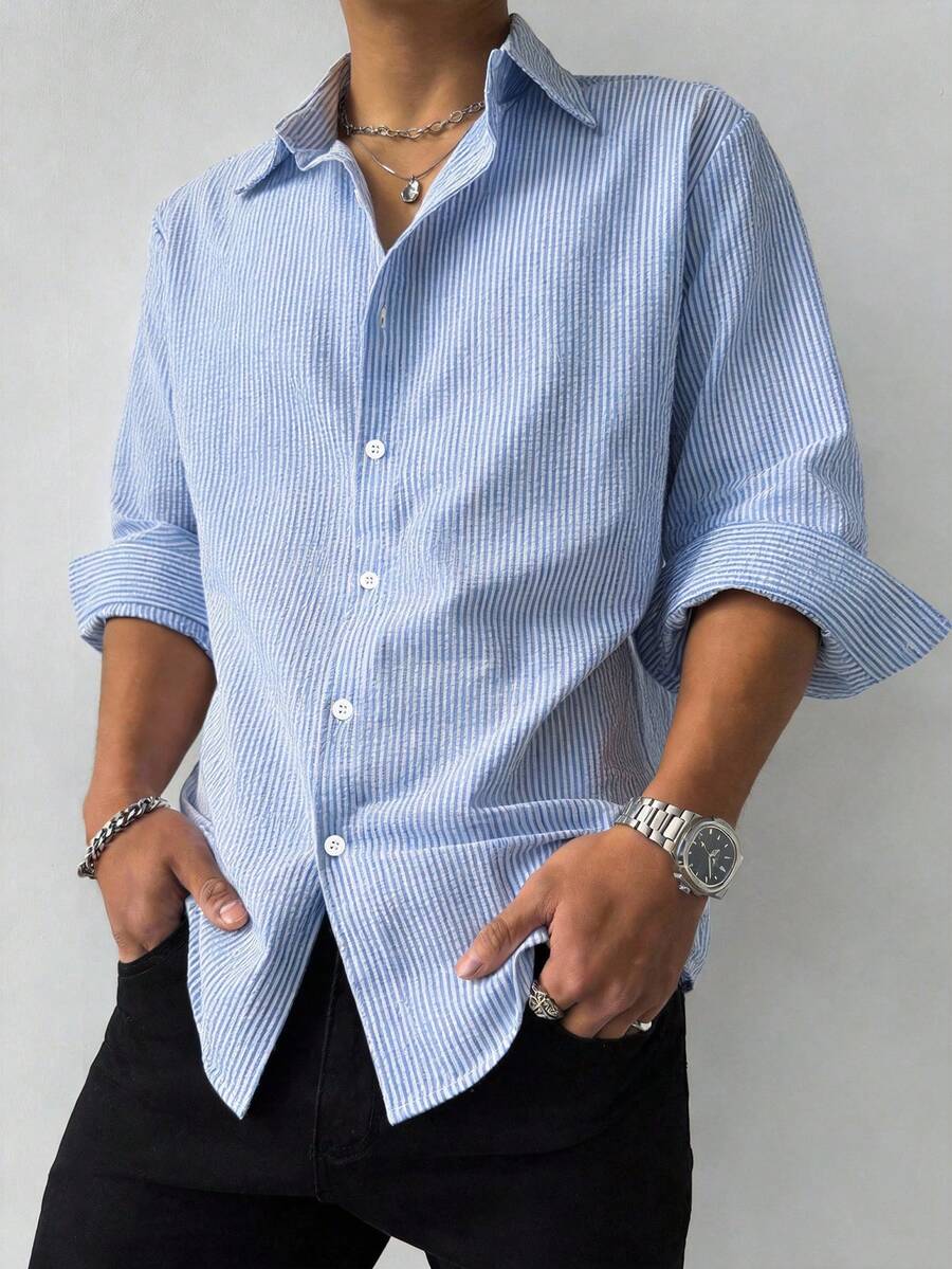 男士度假条纹衬衫，轻盈透气，纱线染色蓝白条纹长袖纽扣衬衫，宽松休闲夏季海滩度假上衣，适合情侣装、周末约会、海滩派对和日常穿着，衣橱必备条纹衬衫，送给男友和老公的完美礼物 - 藍色 - 查看 1