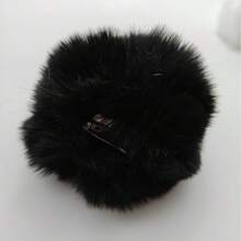 2件装纯色简约毛绒可爱兔尾巴装饰品，适合日常佩戴 - 黑與白 - 查看 2