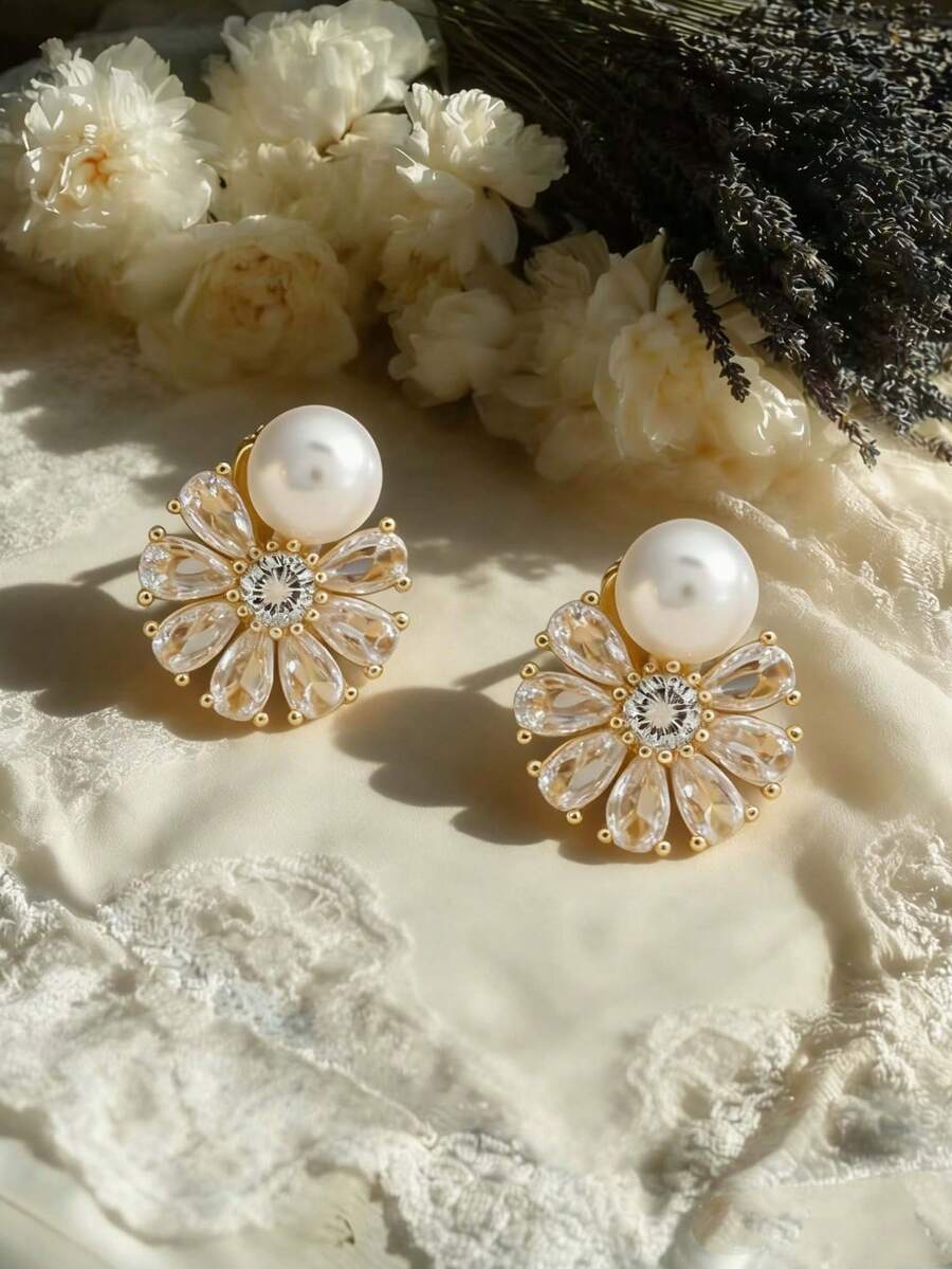 2pcs Pearl Flower Design Clip-On Earrings, Copper Cubic Zirconia Fashionable Clip Earrings For Women, Suitable For Daily Wear