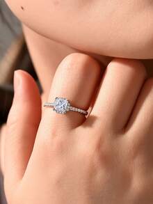 1 Piece Original 925 Sterling Silver Stunning Moissanite Ring Features A Brilliant Square Princess-Cut Center Stone The Sleek Sterling Silver Band Crafted With Premium, It's Hypoallergenic, Tarnish-Resistant, And Designed For Everyday Wear. Perfect As An Engagement Ring, Anniversary Gift, Or Statement Piece To Elevate Any Outfit-Effortless Luxury That Shines From Every Angle - Silver - View 3