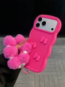 甜美优雅的纯玫瑰红手机壳 | 新年氛围设计，搭配同色蝴蝶结和毛绒手机挂绳 | 提升节日气氛 | 日常通勤的理想之选 | 防震、防滑、防刮 | 兼容 17/17 Pro/17 Pro Max/17 Air、16/15/14/13/12/11/Pro/Pro Max/Plus、S20-S25/FE/Ultra