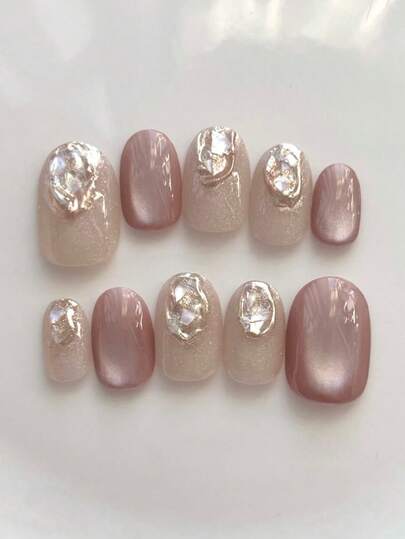 10 片手工制作的短椭圆粉色法式按压式猫眼美甲，白色和粉色搭配金色点缀，可重复使用的假指甲，适合女孩或女士在假期或特殊场合佩戴。