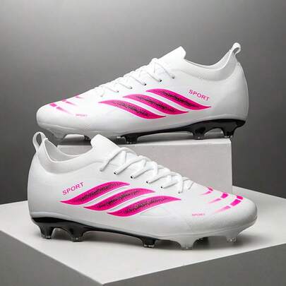 1双无缝男士足球鞋，低帮，长钉，耐磨，防滑，抓地力强，适合成人和男女通用，推荐用于学校、比赛和训练。