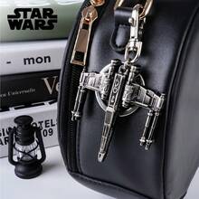 StarWars 星球大战官方授权钥匙扣 - 非常适合装饰背包和车钥匙，也是送给朋友和星球大战粉丝的理想礼物 - X翼星际战斗机、千年隼号、曼达洛头盔 - 銀色 - 查看 4