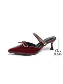 Chaussures à talons hauts à bout pointu dans le style européen et américain, avec des talons stilettos, des clous champignons et des décorations de boucle de ceinture. Convient pour les festivals de musique rock et les occasions de mode punk. Sandales élégantes à talons hauts à lacets et à bout pointu, idéales pour être portées avec des robes. - Rouge foncé - Voir 7