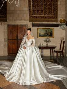 Elegant Boat Neck A-Line Wedding Dress With Long Sleeves And Lace Trim In Satin – Sophisticated Floor-Length Bridal Gown Featuring A Graceful Wide Neckline, Full-Length Fitted Sleeves, Delicate Lace Insets, And Lustrous Satin Silhouette, Perfect For Weddings, Christmas Galas, Halloween Balls, Formal Dances, Birthday Celebrations, And Special Evening Events. A Versatile Choice For Wedding Receptions, Holiday Parties, Anniversary Dinners, Luxury Getaways, Black-Tie Occasions, Cocktail Gatherings, Bridal Showers, Wedding Guest Attire, Graduation Formals, Homecoming Events, And As A Timeless Bridesmaid Or Festive Evening Gown. - 白色 - 查看 3