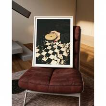 1幅超现实主义浓缩咖啡马提尼与国际象棋墙画，鸡尾酒与棋盘图案帆布画，氛围酒吧海报，暗黑优雅酒吧装饰，适用于客厅、卧室、办公室装饰，送给她的礼物，可选无框或有框。 - 彩色 - 查看 1