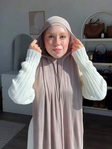 1件装速戴头巾套装（含内衬帽） - 丝滑柔软透气针织面料，包含头巾和内衬帽，适合日常佩戴、节日、祈祷、清真寺礼拜等场合。 - 灰米色 - 查看 3