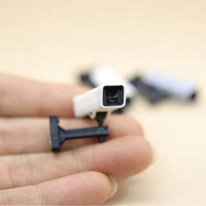 1个1:12比例娃娃屋微缩监控摄像头模型，微型监控探头，娃娃屋逼真微型安全摄像头，微缩逼真摄像头，微缩逼真安全摄像头模型，娃娃屋微型逼真摄像头模型道具，微缩食物玩具场景装饰模型