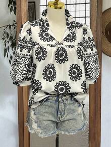 Women's Loose Fit Sunflower Print Petal Sleeve Blouse, Spring/Summer - Black and White - View 4