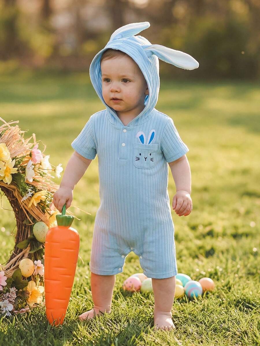 Mono de Pascua para bebé con diseño de orejas de conejo, botones bordados, manga corta y capucha - Azul celeste - Ver 1