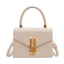 Bolsa de ombro bege elegante com alça ajustável. Design coreano confortável, ideal para passeios, encontros e viagens. Dimensões: 20 x 15 x 8 cm. - Damasco - Ver 6