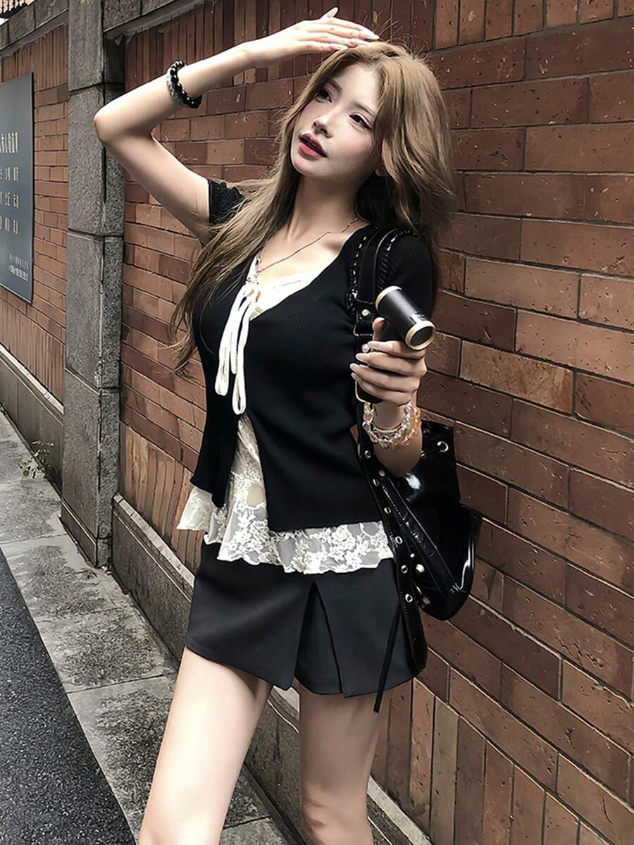 韩式蕾丝拼接短袖上衣，修身显瘦设计，独特夏季上衣，黑色 - 黑色 - 查看 1