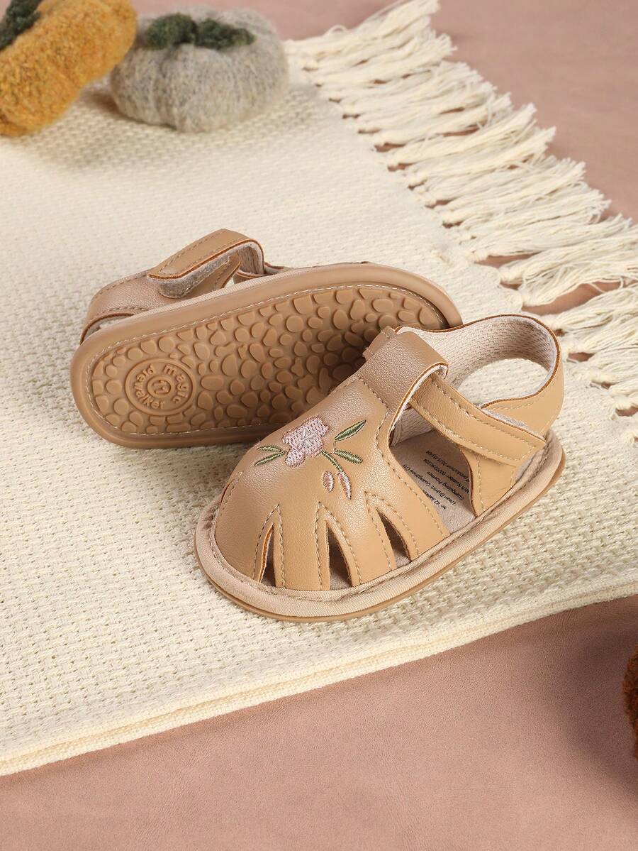 1 Pair Fashion Versatile Embroidered Flower Sandals, Soft Bottom Pre-Walker Shoes, Suitable For Infants And Toddlers, Party And Holiday Occasions