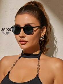 1 Pair Women's Geometric Plastic Black Frame Sunglasses, Suitable For Outdoor, Daily, Vacation, Beach, UV Protection, Ideal Beach Accessory. This Fashionable Sunglasses Can Be Paired With Sweaters, Jeans, Sweatpants, Hoodies, Jackets, Dresses, And Long Sleeve Shirts, Showcasing An Elegant Vibe. Suitable For Family Outings, Travel, Summer Beach Vacations, And Various Occasions. - Grey - View 6