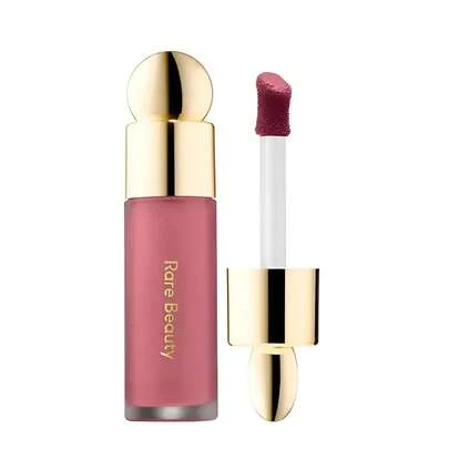 rare beauty mini soft pinch liquid blush (believe)Este rubor líquido dura hasta 12 horas, creando un acabado fresco y duradero. Su fórmula hipoalergénica es suave con la piel. Su formato compacto de 3,2 ml facilita su aplicación en cualquier momento y lugar.