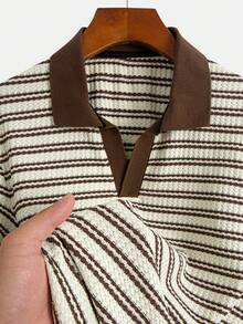 Plus Size Men's Classic Solid Color Knitted Elastic Textured Contrast Collar Polo Shirt, Casual Minimalist Versatile Suitable For Daily Wear, Commuting, Fashionable Retro Summer Top - Brown - View 1
