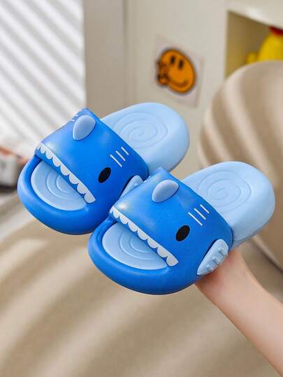 1双儿童轻便EVA拖鞋，夏季室内浴室拖鞋，可爱鲨鱼图案，男童款