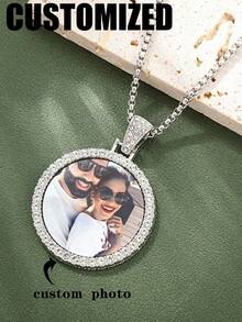 Collar con colgante de foto personalizado con alas de ángel con strass, collar de foto personalizado, colgante de foto estilo hip hop - Multicolor - Ver 1