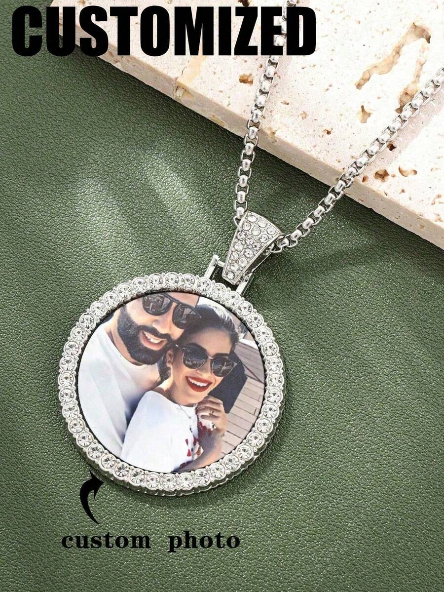 Collar con colgante de foto personalizado con alas de ángel con strass, collar de foto personalizado, colgante de foto estilo hip hop - Multicolor - Ver 1