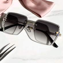 1副女士时尚眼镜，优雅街头风 - 灰色 - 查看 2