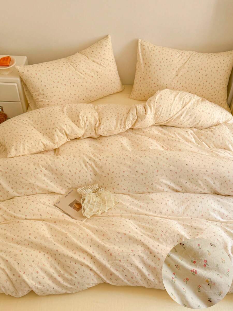 5件套花卉图案床上用品，包括1个被套、1个床单和2个枕套，精致的叶子图案，柔软保暖的聚酯纤维，透气性好，四季皆宜，被套和枕套不含填充物。 - 淡黃色 - 查看 1