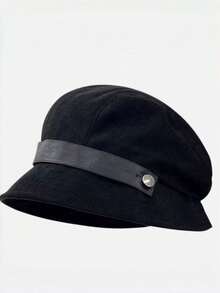 这款灯芯绒报童帽（配有皮带和金属纽扣）融合了复古纹理设计和简约时尚风格，是理想的时尚日常配饰。 - 彩色 - 查看 8