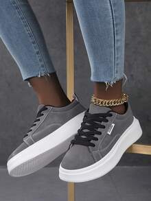 Giày thể thao nữ buộc dây mới năm 2026, màu trắng, giày nhẹ, giày trượt ván cho phong cách đường phố. - Màu xám đen - Xem 6