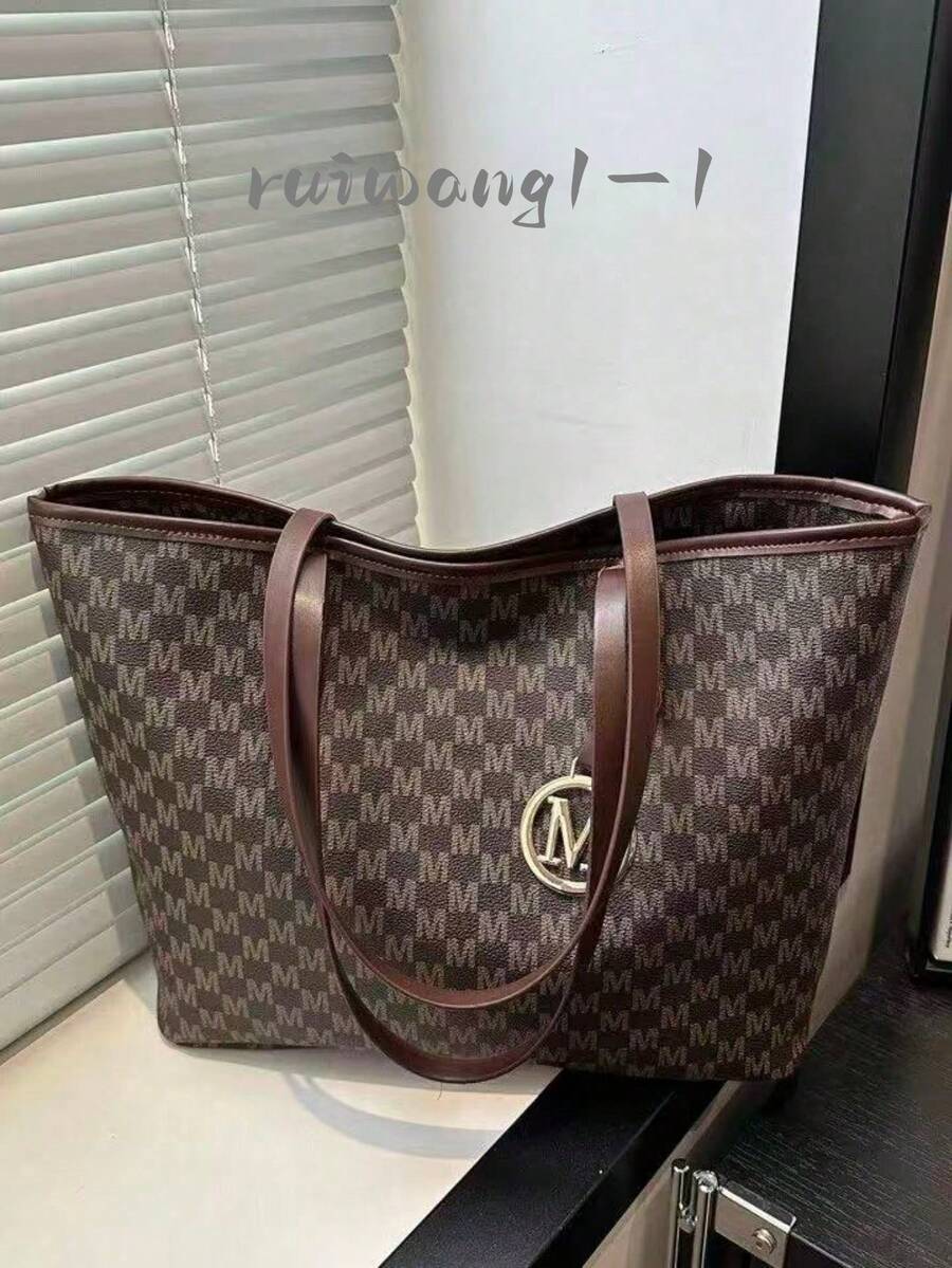 New Fashion Letter Print Large Capacity Tote Bag. Zipper Opening, Lightweight And Minimalist, With Metal Pendant Shoulder Strap. Suitable For Women's Daily Casual, Commuting, Work And Student Use, Essential Tote Bag For School And University, New Stylish Large Capacity Women Handbag.