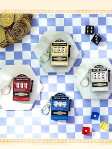 1个迷你趣味可爱水果老虎机钥匙扣吊坠，旋转老虎机游戏幸运抽奖吊坠，带旋转卷轴和钥匙圈，适合作为节日礼物、生日蛋糕装饰、派对用品、钥匙扣、包包挂饰、珠子、小礼物、汽车配件、背包挂饰、Y2K哥特风书包配件、带证件套的挂绳、汽车配件、包包挂饰、圣诞装饰品 - 彩色 - 查看 6