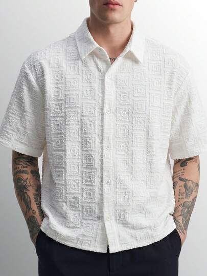 Chemise texturée coupe slim pour hommes, chemise jacquard géométrique blanche, Top à manches courtes esthétique minimaliste, indispensable d'été exquis et frais