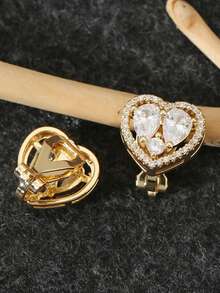 一对浪漫心形闪亮锆石奢华夹式耳环，适合日常佩戴及任何场合，也可作为礼物送给朋友。 - 心型耳夾 - 查看 2