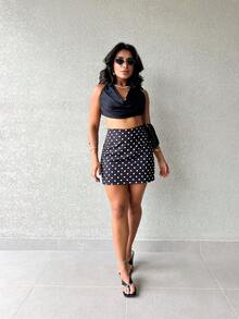 Saia Mini Estampada com Bolinhas Minimalista para Mulher de Escritório Forro Shorts malha croche - Preto - Visão 4