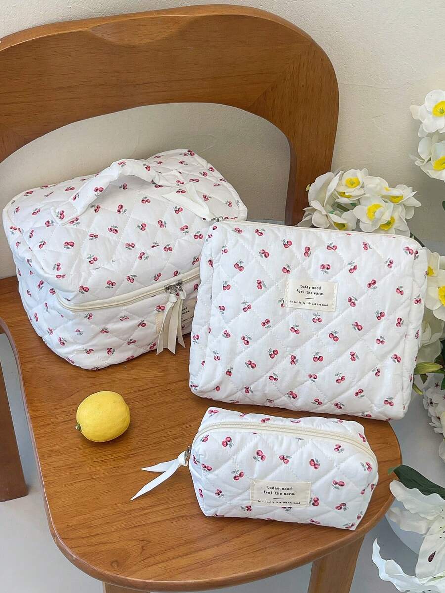 1 pièce Nouveau cadeau de Nouvel An Sac de maquillage en forme de nœud papillon matelassé rouge cerise. Sac cosmétique portable de grande capacité avec fermeture éclair, idéal pour les voyages et les vacances. Peut contenir les serviettes hygiéniques, les clés, les téléphones portables, les chargeurs, les rouges à lèvres, les cosmétiques, les parfums, les pinceaux de maquillage, les produits de soins de la peau et de beauté. Convient aux femmes, aux étudiantes, aux écolières, comme cadeau de fête. - Blanc - Voir 1