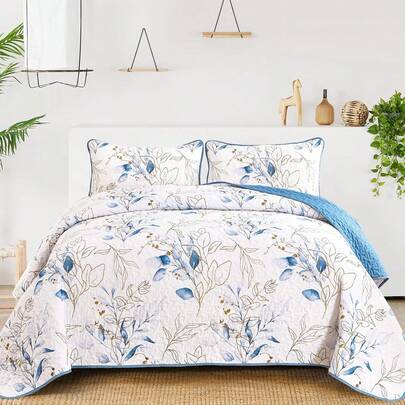 3-Piece Reversible Queen Size Quilt Set, Blue And Gold Botanical Leaves Pattern Bedspread With 2 Pillowcases, Soft Microfiber Bed Cover For All-Season(96"*90"), Perfect Mother Gifts  Home Decor Wedding Decoration.